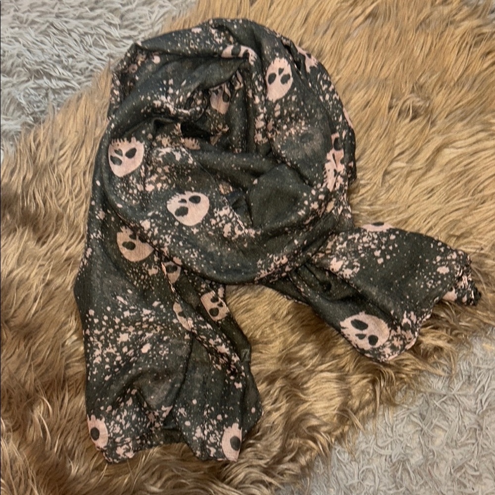 Stylish Extra Large Gray and Pink Skull Scarf